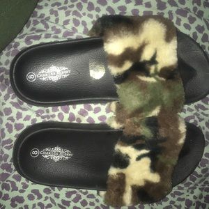 Camo slides